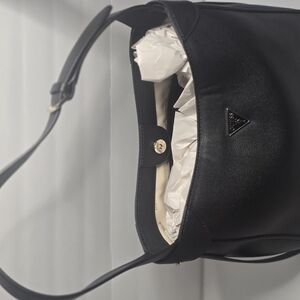 Guess Black Leather Shoulder Bag